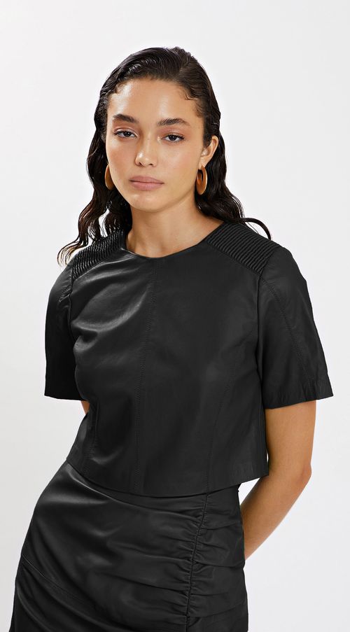 Blusa Iódice Decote Redondo Manga Curta Detalhe Nervura Preto