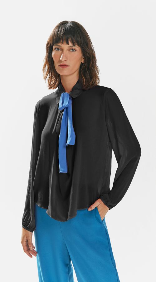 Blusa Iódice Decote Redondo Manga Longa Com Lenço Preto