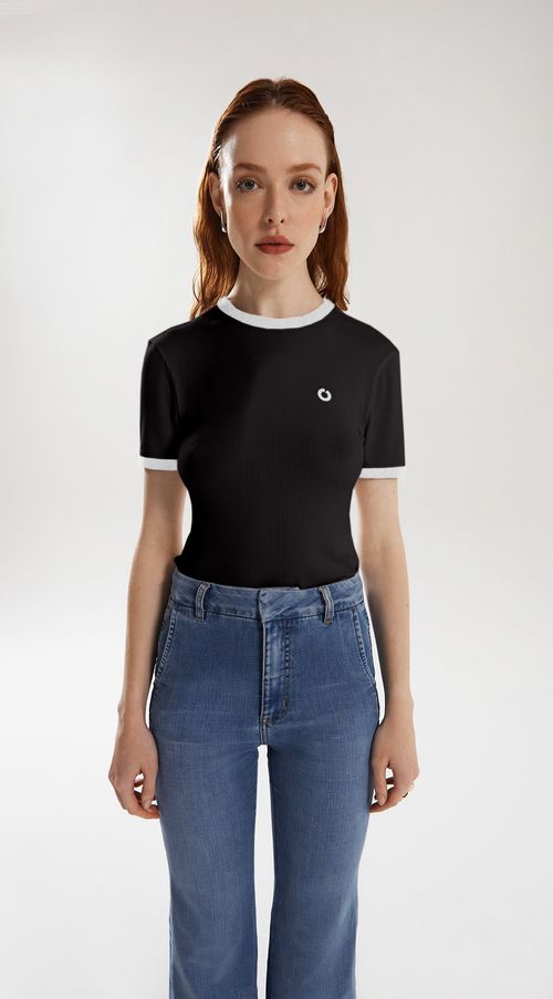 Camiseta Iódice Baby Look Gola Ribana Composê Tecidos Com Logo Preto