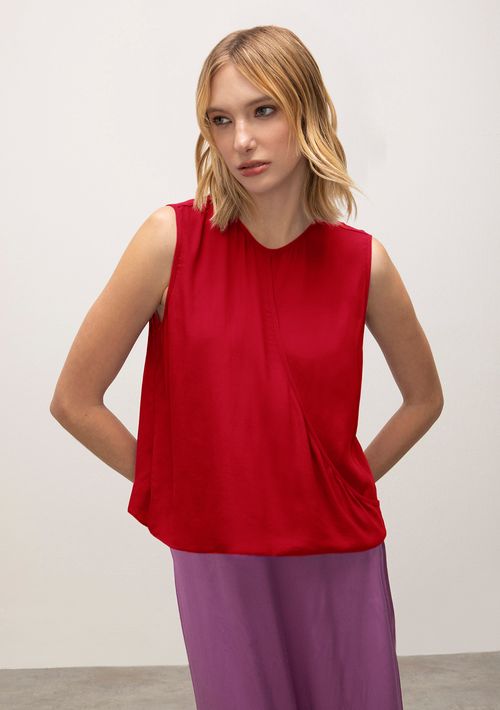 Blusa Iódice Decote Redondo Sem Manga Abertura Frente Vermelho