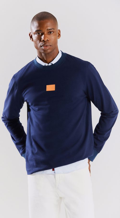 Blusa Gola Redonda Manga Longa Detalhe Etiqueta Azul Marinho