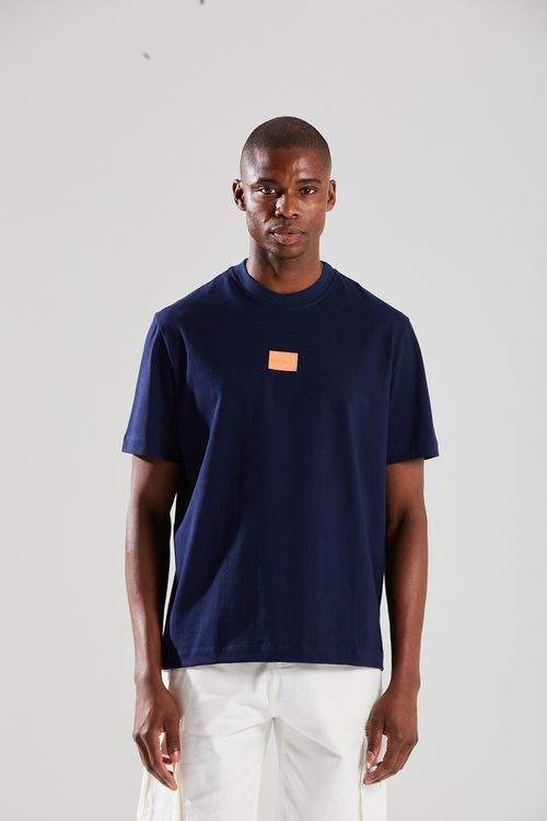 Camiseta Oversized Decote Redondo Detalhe Etiqueta Azul Marinho