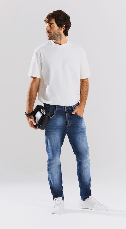 Calca Slim Cós Intermediário Detalhe Bolso Relogio Jeans
