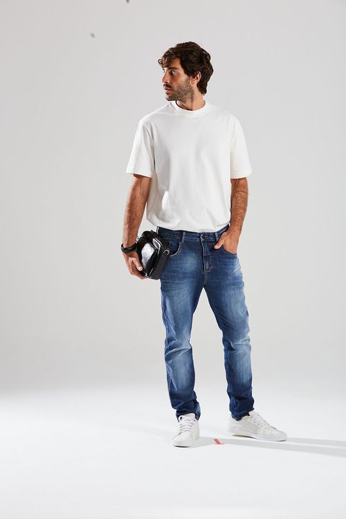 Calca Slim Cós Intermediário Detalhe Bolso Relogio Jeans