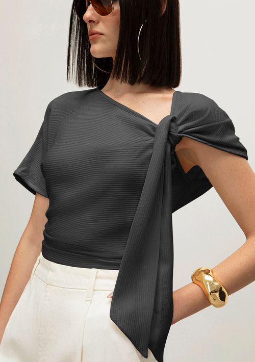 Blusa Iódice Decote Assimétrico Manga Curta Com Amarração Preto