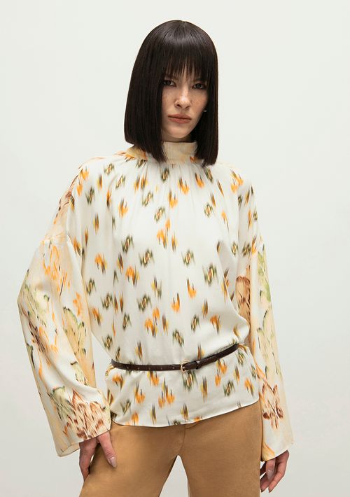 Blusa Iódice Gola Alta Manga Evasê Com Amarração Off White
