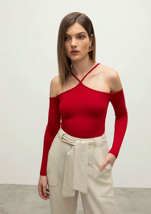Blusa Iódice Decote Diferenciadao Manga Longa Com Recorte Vermelho