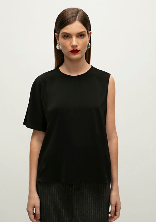 Blusa Iódice Decote Redondo Manga Curta Abertura Costas Preto