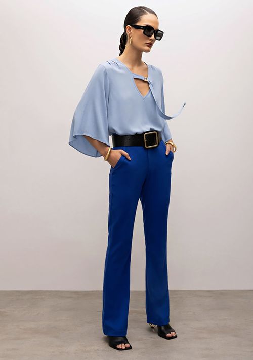 Blusa Iódice Decote V Manga Evasê Detalhe Decote Azul