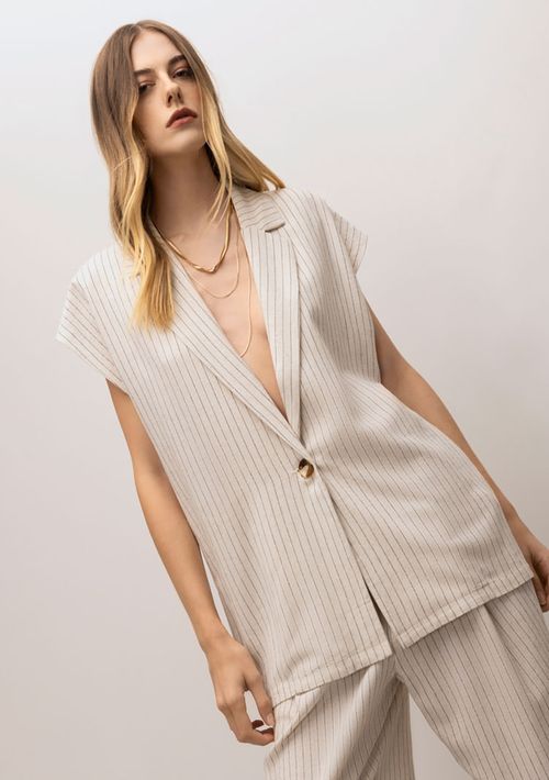 Colete Iódice Alongado Detalhe Botão Cinza