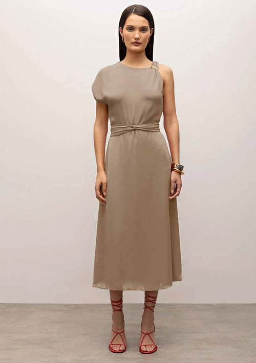 Vestido Iódice Longo Decote Assimétrico Detalhe Aviamentos Marrom