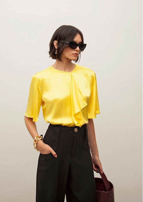Blusa Iódice Decote Redondo Manga Curta Detalhe Frente Amarelo