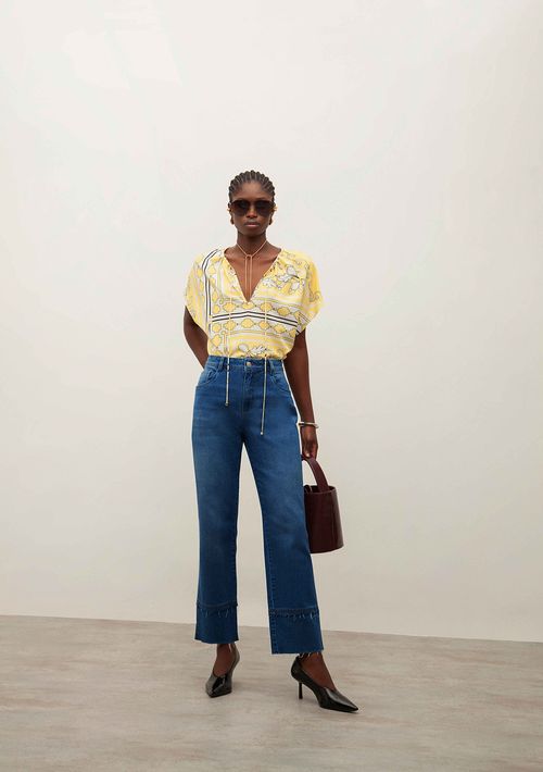 Calça Iódice Reta Cós Intermediário Detalhe Barra Jeans