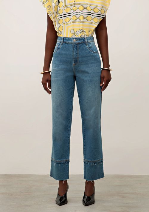Calça Iódice Reta Cós Intermediário Detalhe Barra Jeans