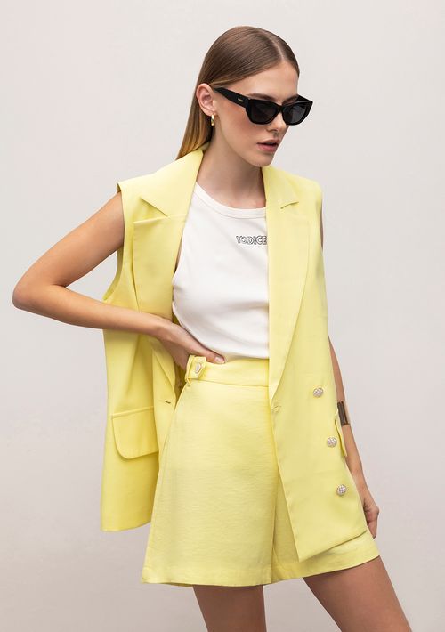 Shorts Iódice Linha A Detalhe Botão Amarelo