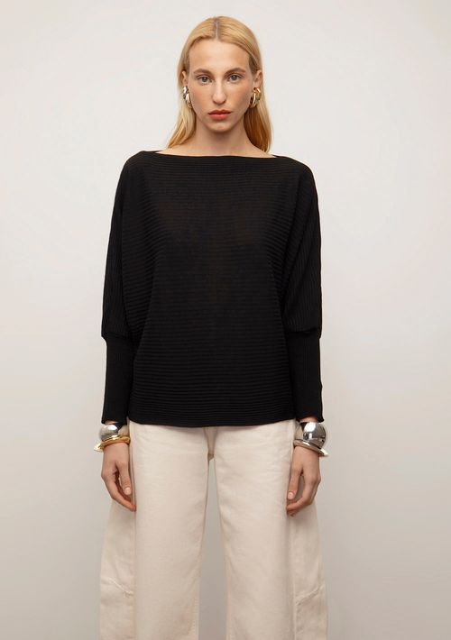 Blusa Iódice Oversized Decote Canoa Manga Longa Padrão Preto
