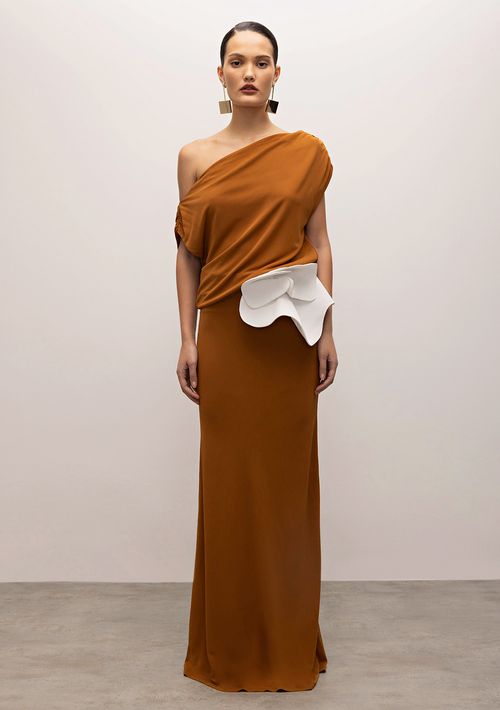 Vestido Iódice Longo Ombro Só Com Franzido Marrom
