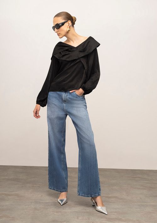 Blusa Iódice Solta Decote Transpassado Manga Longa Padrão Preto