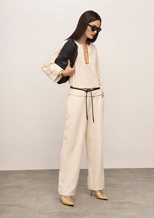 Blusa Iódice Solta Decote V Manga 7 Oitavos Padrão Bege