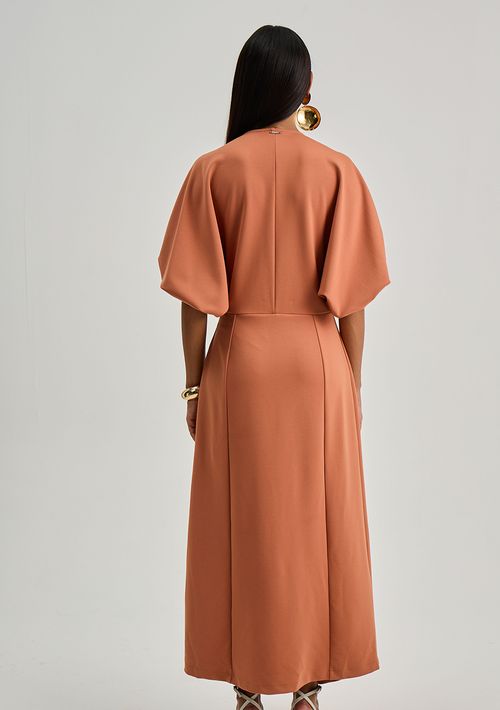 Vestido Iódice Solto Decote V Manga Curta Midi Marrom