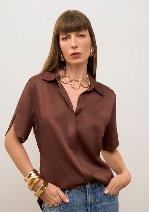 Camisa Iódice Ajustada Gola Clássica Manga Curta Padrão Marrom