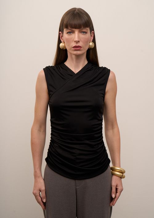 Regata Iódice Ajustada Decote V Padrão Preto