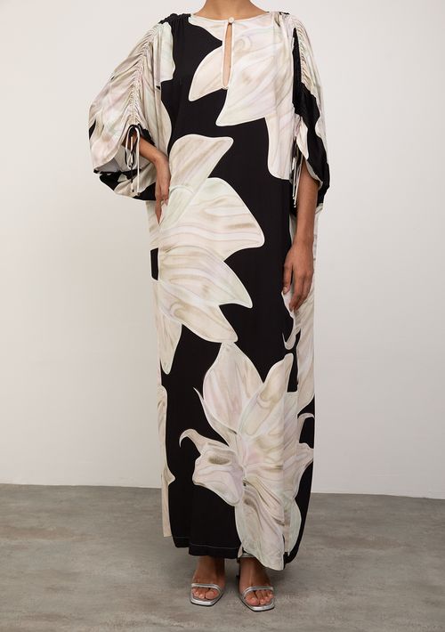 Vestido Iódice Solto Decote Careca Manga 3 Quartos Longo Preto