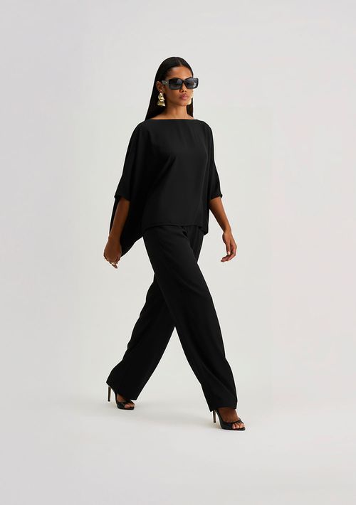 Blusa Iódice Solta Decote Careca Manga Curta Padrão Preto