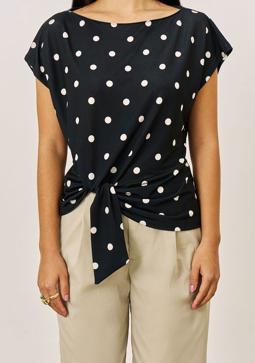 Blusa Iódice Solta Decote Canoa Manga Curta Padrão Preto