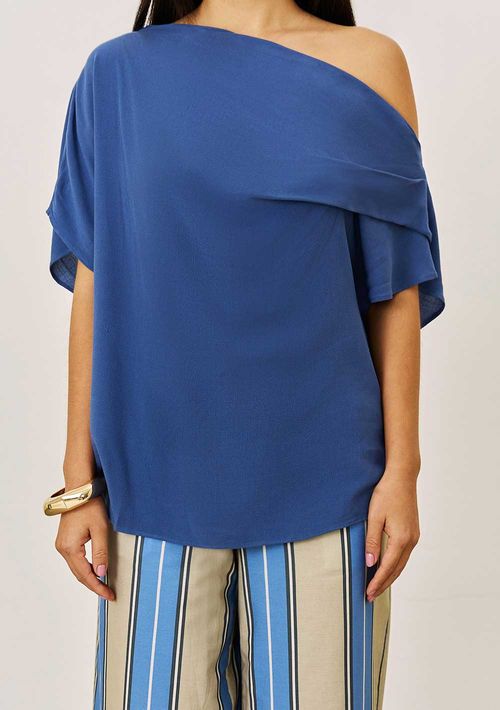 Blusa Iódice Ajustada Decote Canoa Manga Curta Padrão Azul