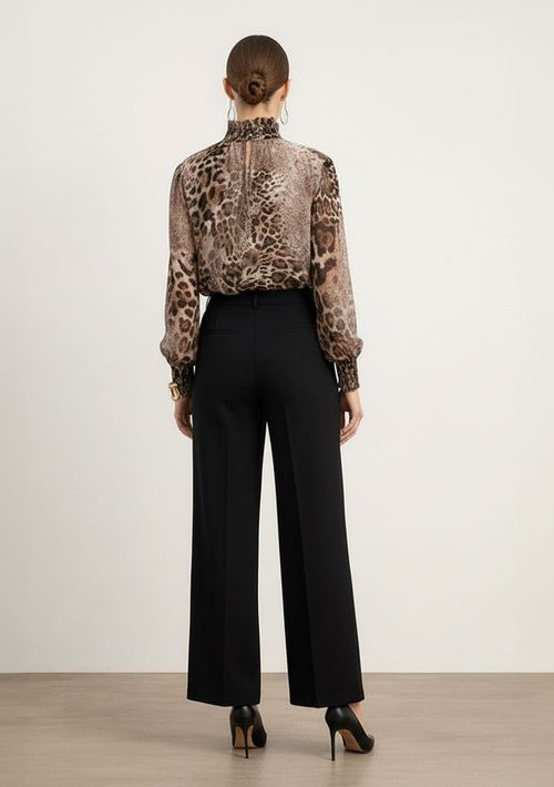 Blusa Solta Gola Alta Manga Longa Padrão Marrom