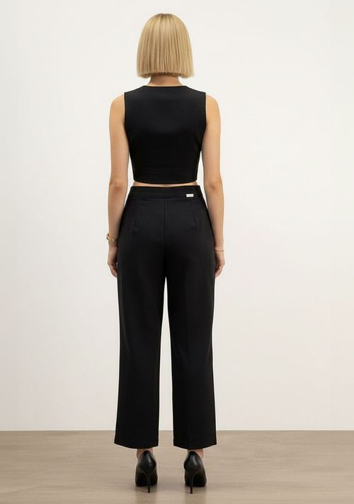 Top Decote Careca Sem Alça Preto