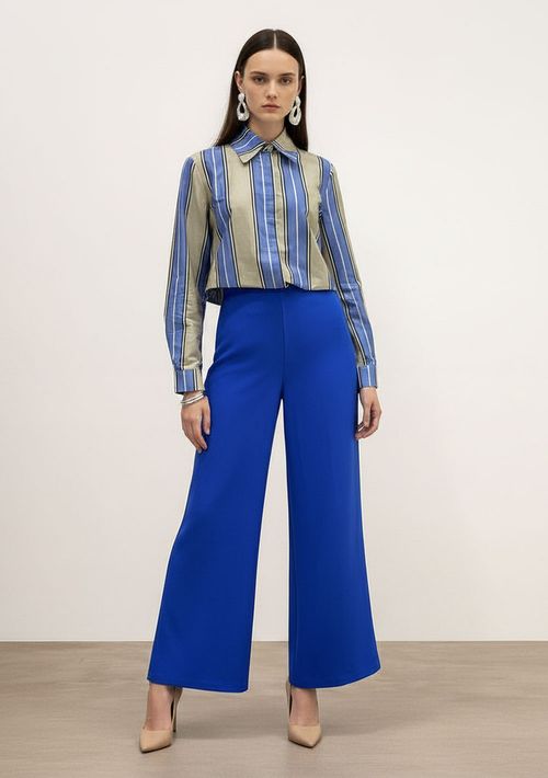 Camisa Solta Gola Tradicional Manga Longa Padrão Bege