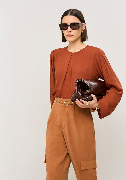 Blusa Iódice Solta Decote Careca Manga Longa Padrão Marrom