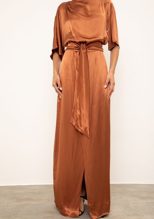 Vestido Iódice Solto Decote Canoa Manga Curta Longo Marrom