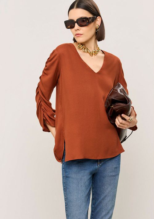 Blusa Iódice Solta Decote V Manga 7 Oitavos Padrão Marrom
