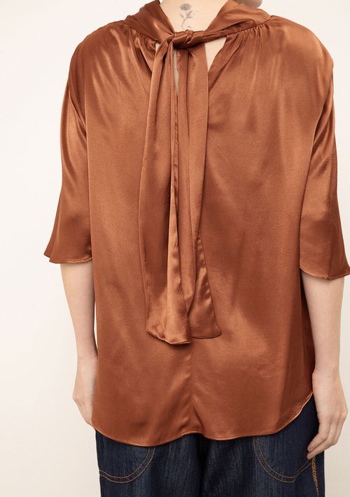 Blusa Iódice Solta Gola Alta Manga Curta Padrão Marrom